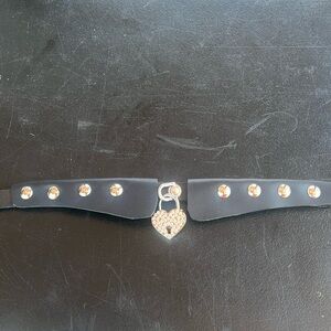 leather collar with a studded lock and key very nice made of Leather Choker